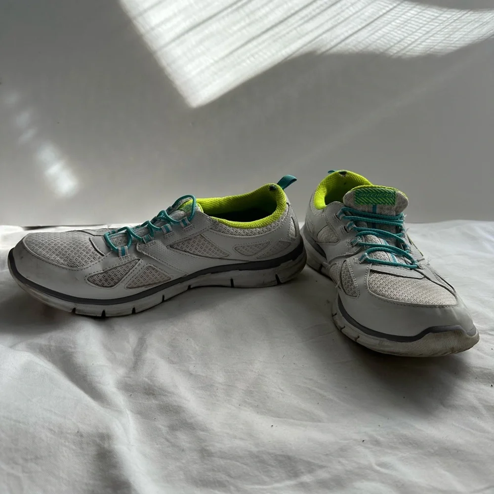 Skechers Athletic Woman’s Shoes size 8 White Blue Yellow neon colors